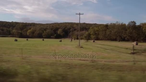 Hayballs nas terras rurais de Oklahoma — Vídeo de Stock