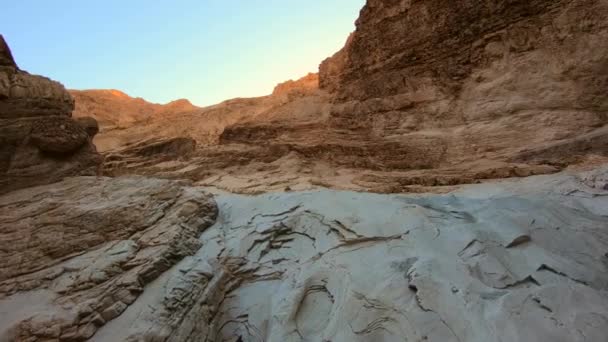 Όμορφη Mosaic Canyon az Death Valley Εθνικό Πάρκο στην Καλιφόρνια — Αρχείο Βίντεο