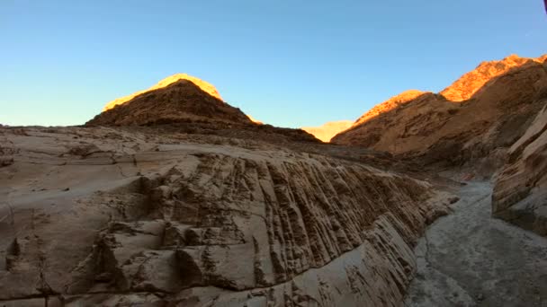 Belo Mosaico Canyon az Death Valley National Park na Califórnia — Vídeo de Stock