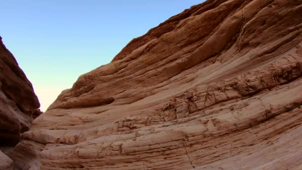 Vackra Mosaic Canyon az Death Valley National Park i Kalifornien — Stockvideo