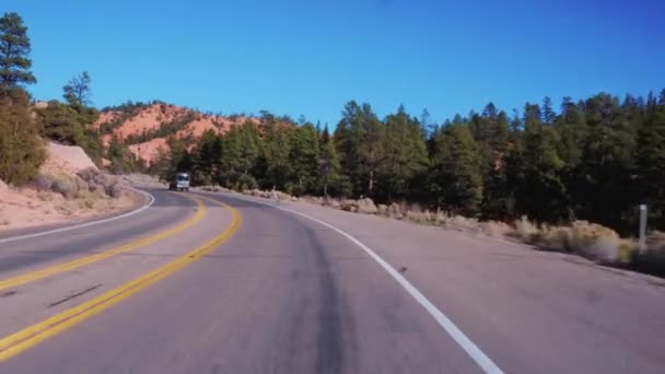 Den vackra Red Canyon i Utah - underbara natursköna vägar — Stockvideo