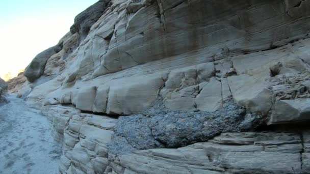 Kaliforniya 'daki Güzel Mozaik Kanyonu Ölüm Vadisi Ulusal Parkı — Stok video