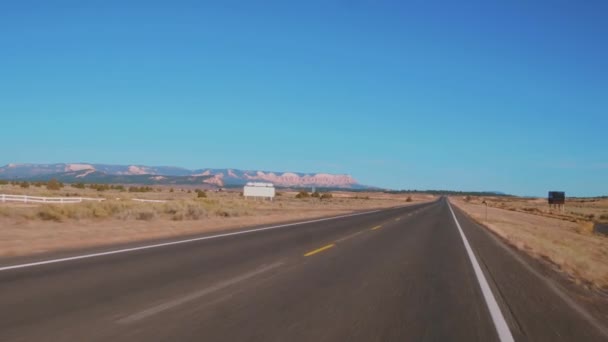 Landsvägar till Bryce Canyon i Utah - Pov körning — Stockvideo