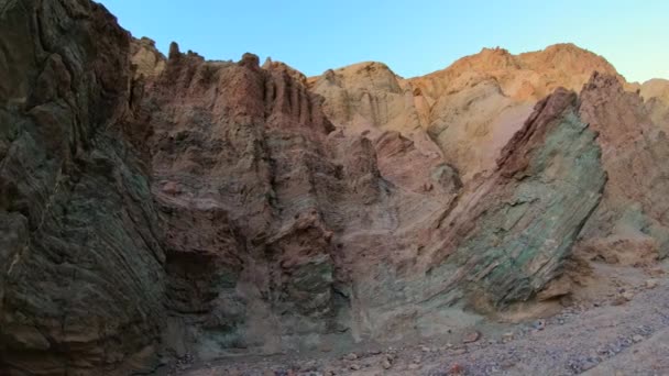 Schöne Farben des Death-Valley-Nationalparks - der goldene Canyon — Stockvideo