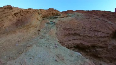 Ölüm Vadisi Ulusal Parkı 'nda bir akşam yürüyüşü - Altın Kanyon