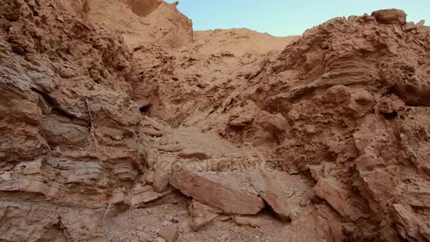 Ölüm Vadisi Ulusal Parkındaki Altın Kanyon — Stok video