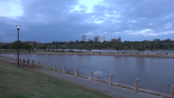 Río Arkansas en Tulsa Oklahoma — Vídeos de Stock