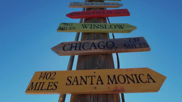 Direction signs to famous cities at Route 66 — Stock Video