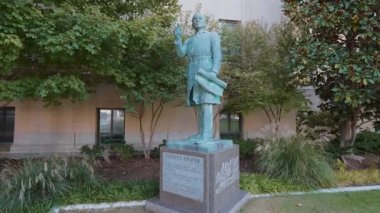 Oklahoma 'da Stanley Draper heykeli