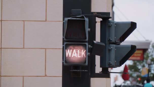 Passeggiata - Non camminare vecchio semaforo nel centro di Tulsa — Video Stock