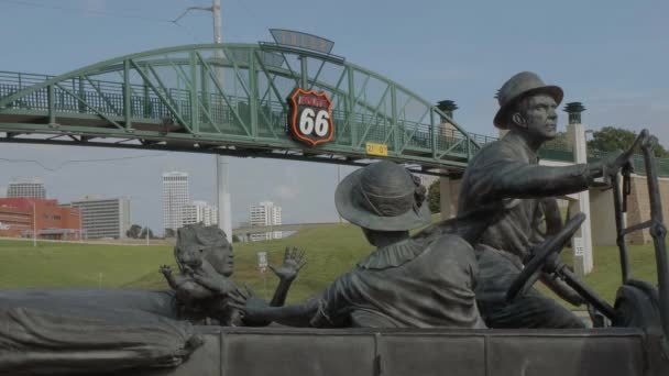 Cyrus Avery Centennial Plaza Tulsa 'da — Stok video