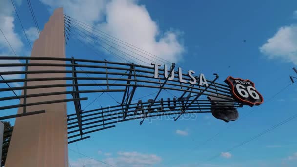 Tulsa Gate an der historischen Route 66 in Oklahoma — Stockvideo