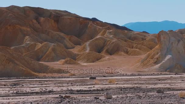 The amazing landscape of Death Valley National Park in California — Stock Video