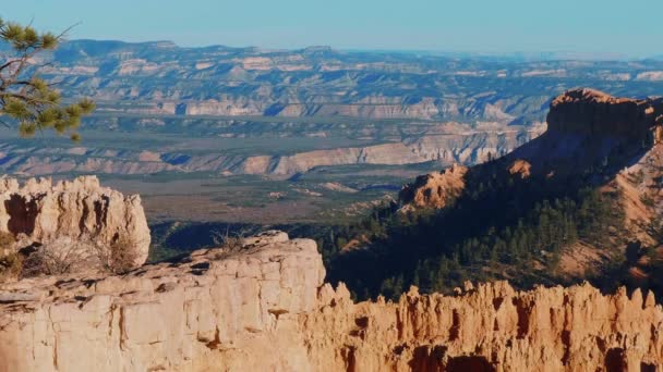 Nádherný Bryce Canyon v Utahu - slavný národní park — Stock video