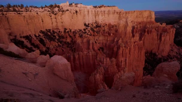 犹他州布莱斯峡谷国家公园的红色悬崖 — 图库视频影像