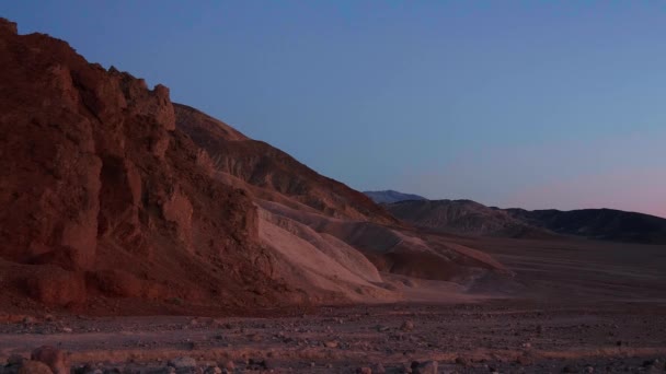 Parc National de la Vallée de la Mort après le coucher du soleil - belle vue en soirée — Video