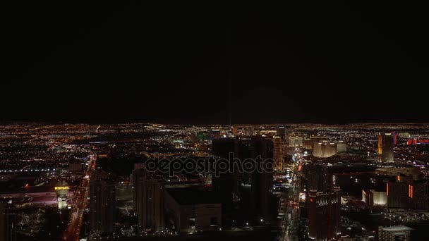 2017 년 11 월 11 일에 확인 함 . Wide angle view over the City of Las Vegas by night - LAS VEGAS-NEVADA, OCTOBER 11, 2017 — 비디오