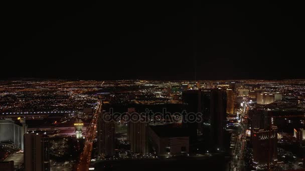 Wide angle view over the city of Las Vegas by night - LAS VEGAS-NEVADA, OCTOBER 11, 2017 — Stock Video