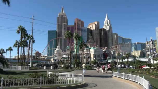 New York New York Hotel and Casino at Las Vegas Boulevard - LAS VEGAS-NEVADA, 11 października 2017 — Wideo stockowe