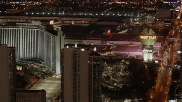 Vista aérea de la ciudad de Las Vegas de noche - LAS VEGAS-NEVADA, 11 de octubre de 2017 — Vídeos de Stock