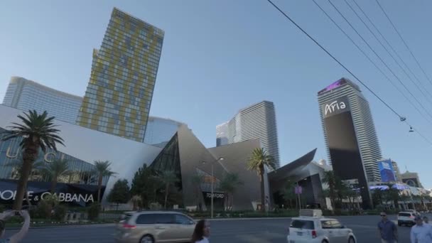 Здание Кристаллов на бульваре Лас-Вегаса - ЛАС-ВЕГАС-НЕВАДА, 11 ОКТЯБРЯ 2017 — стоковое видео