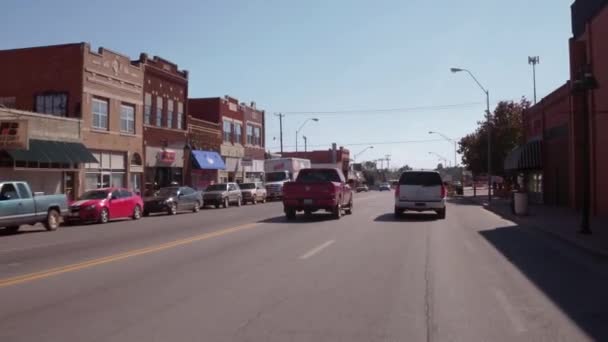 Fahrt auf der Route 66 durch eine Kleinstadt in Oklahoma - las vegas-nevada, 11. Oktober 2017 — Stockvideo