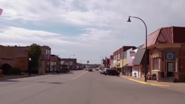 Conduire à travers la belle petite ville de Stroud - LAS VEGAS-NEVADA, 11 OCTOBRE 2017 — Video