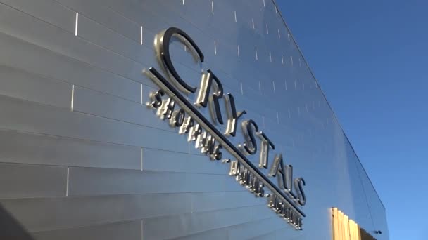 라스베이거스에 있는 놀라운 크리스털 쇼핑 센터 - 스트립에 위치해 있다 - LAS VEGAS-NEVADA, OCTOBER 2017 년 11 월 11 일 — 비디오