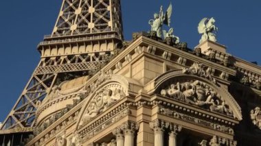 Güneşli bir günde Las Vegas 'taki Güzel Paris Otel ve Kumarhanesi - LAS VEGAS-NEVADA, 11 Ekim 2017