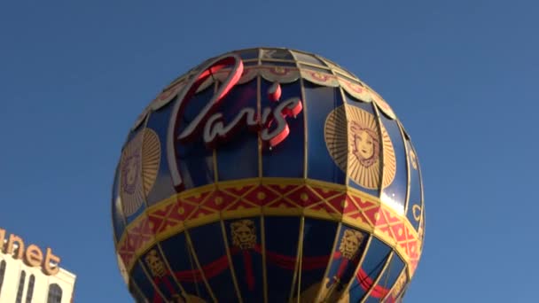 ラスベガスのパリホテル&カジノで有名な気球- LAS VEGAS-NEVADA, 2017年10月11日 — ストック動画
