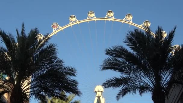 Riesenrad in Las Vegas - das berühmte Riesenrad - LAS VEGAS-NEVADA, 11. OKTOBER 2017 — Stockvideo