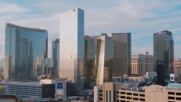 Vista aérea sobre os modernos Hotéis em Las Vegas strip - LAS VEGAS-NEVADA, OUTUBRO 11, 2017 — Vídeo de Stock