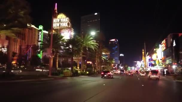 Reiten auf dem Streifen in las vegas - atemberaubender Straßenblick auf dem Las vegas Boulevard - las vegas-nevada, 11. Oktober 2017 — Stockvideo