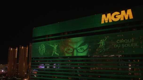 Ξενοδοχείο MGM στο Λας Βέγκας τη νύχτα - LAS VEGAS-NEVADA, 11 Οκτωβρίου 2017 — Αρχείο Βίντεο