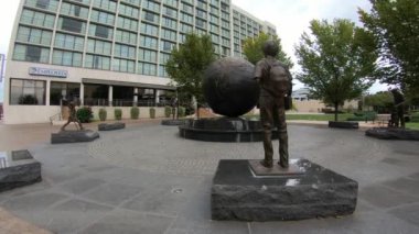 Tulsa 'nın merkezindeki Rotary Plaza - TULSA-OKLAHOMA, 21 Ekim 2017