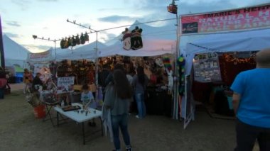 Tulsa Ekim Festivali 'ndeki parti insanları - TULSA-OKLAHOMA, 21 Ekim 2017