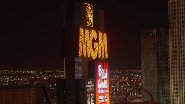 MGM Hotel Las Vegas v noci - LAS VEGAS-NEVADA, 11. října 2017 — Stock video