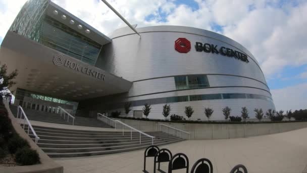 Bok Center in Tulsa downtown - θέα σε μεγάλη γωνία - TULSA-OKLAHOMA, 21 Οκτωβρίου 2017 — Αρχείο Βίντεο