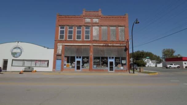 Street view in een klein dorp in Oklahoma op Route 66 - OKLAHOMA CITY-OKLAHOMA, OKTOBER 21,2017 — Stockvideo