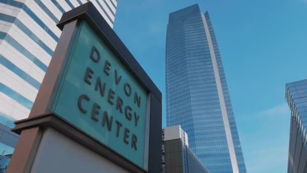 Devon Energy Center en Oklahoma City - OKLAHOMA CITY-OKLAHOMA, 21 de octubre de 2017 — Vídeo de stock