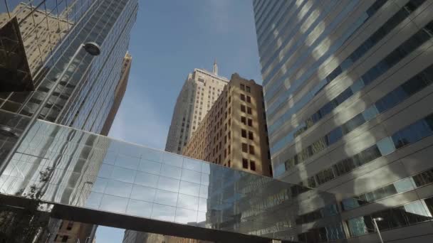 The skyscrapers at Downtown Оклахома-Сіті - OKLAHOMA CITY-OKLAHOMA, OCTOBER 21 2017 — стокове відео