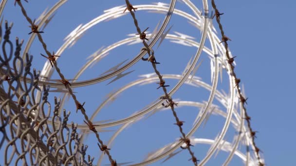 Barb wire on the top of a fence - LAS VEGAS-NEVADA, 11 OCTOBRE 2017 
