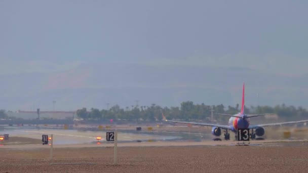 A pista de um aeroporto - LAS VEGAS-NEVADA, OUTUBRO 11, 2017 — Vídeo de Stock