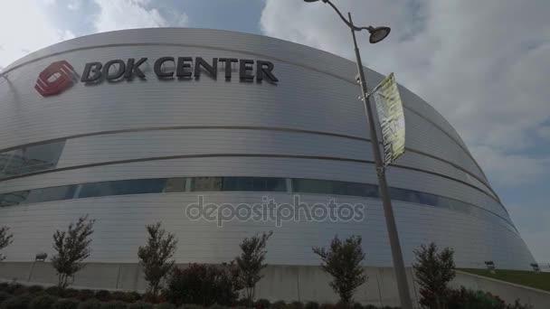 Berühmtes Bok Center in Tulsa - TULSA-OKLAHOMA, 21. OKTOBER 2017 — Stockvideo