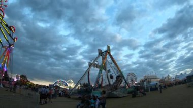 Tulsa, TULSA, OKLAHOMA 'daki Ekim Festivali' nde eğlenceli sürüş eğlenceleri 21 Ekim 2017