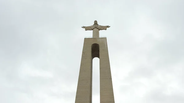 Słynny posąg Chrystusa w Lizbonie Almada o nazwie Cristo Rei — Zdjęcie stockowe