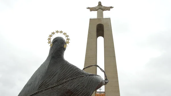 Estátua de Cristo Famoso em Lisboa Almada chamada Cristo Rei — Fotografia de Stock