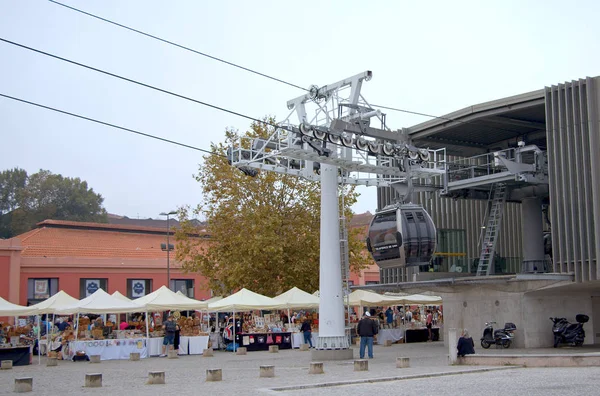 Den telefaxiska linbanan i Gaia är en populär upplevelse i Porto - Porto stad, Portugal - 16 oktober 2019 — Stockfoto