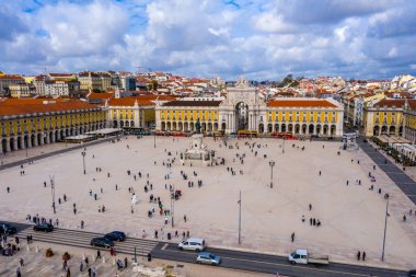 Lizbon Ticaret Meydanı 'ndan Praca do Comercio, şehrin merkez meydanı.
