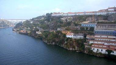River Douro Portekiz 'in Porto şehrinde - Porto Şehri, Portekiz - 16 Ekim 2019